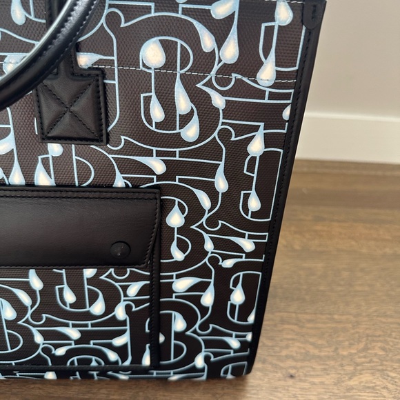 Burberry Rain Capsule Monogram Print Tote - Picture 12 of 17